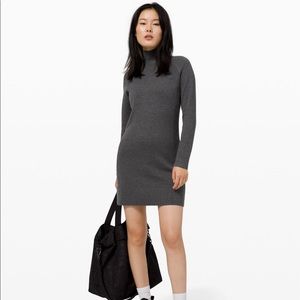 LULULEMON keep it cozy dress size 8 grey